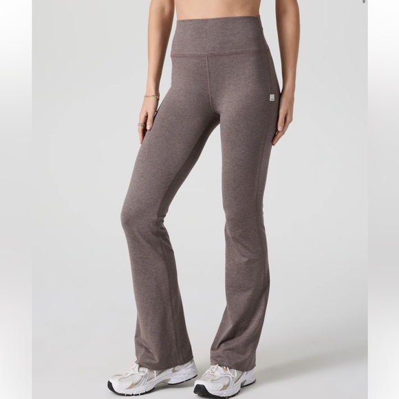 Vuori Pants - Vuori flare pants size medium